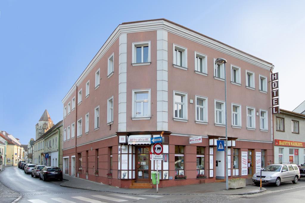 Hotel Zur Sonne Корнойбург Екстер'єр фото