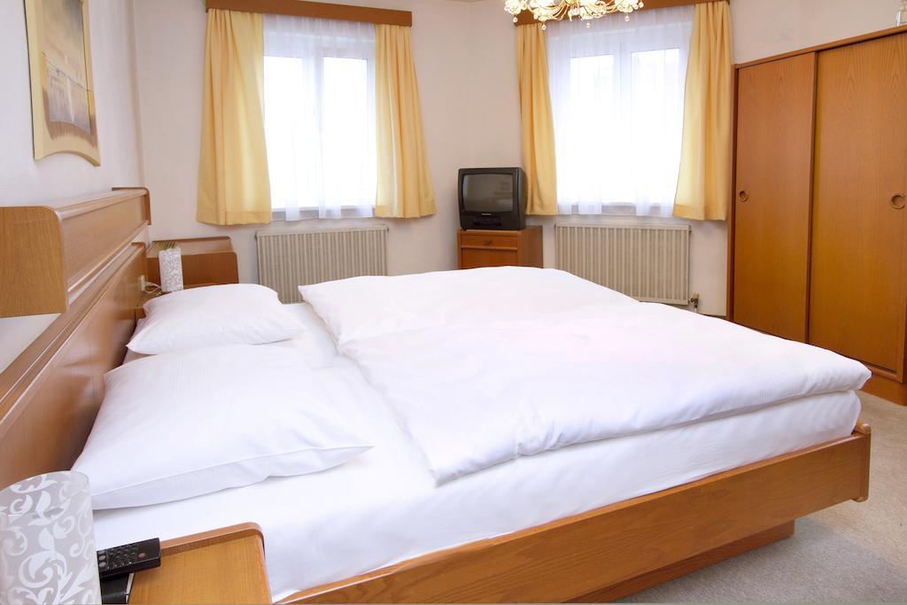 Hotel Zur Sonne Корнойбург Номер фото